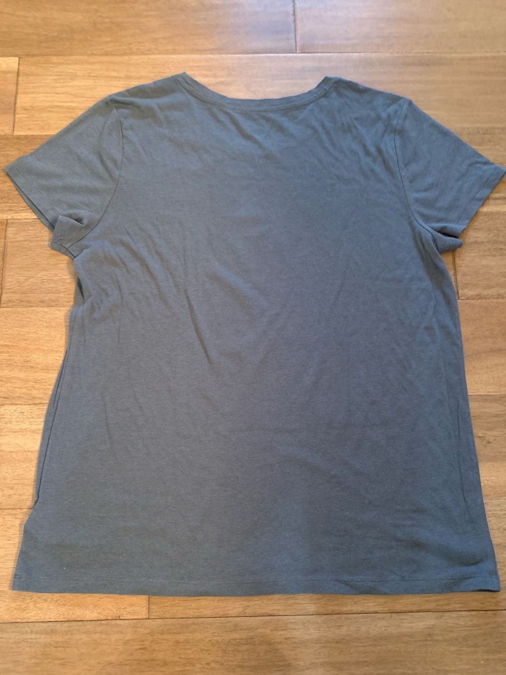 GAP Gray Crewneck Tee with Graphic Detail Mickey Mouse Size XL - Picture 2 of 7